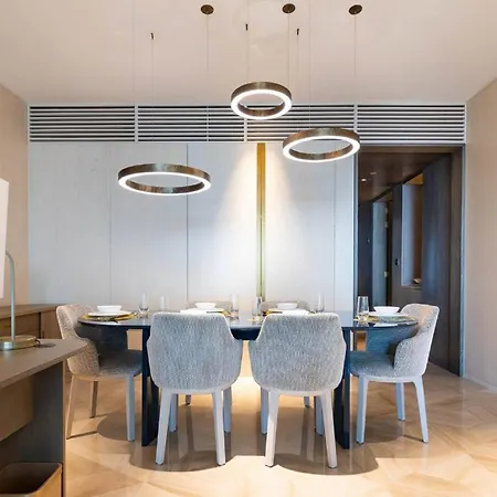 Apartman Charming And Spacious Apt Lokk *