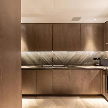 Charming And Spacious Apt Lokk Apartman