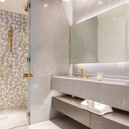 Charming And Spacious Apt Lokk Apartman